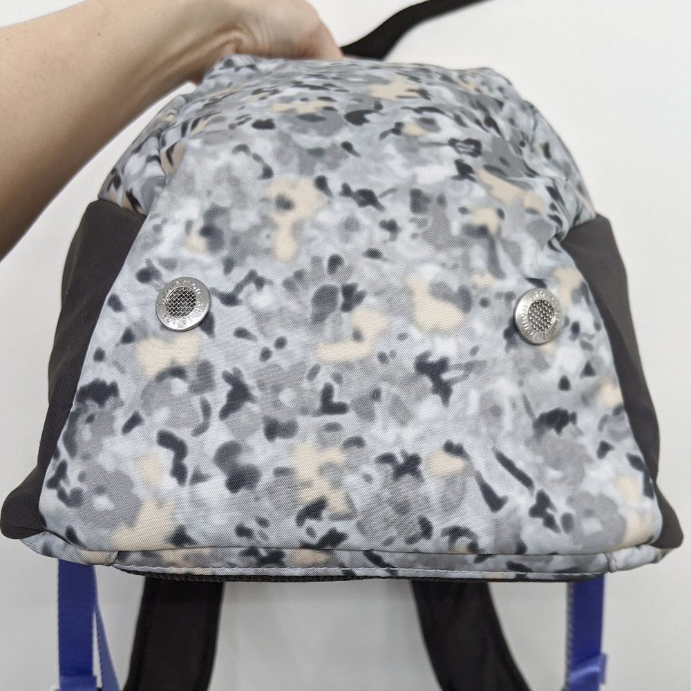 Rare Lululemon Run From Work Backpack Not So Petit Fleur Silver Spoon Camo - Picture 9 of 11